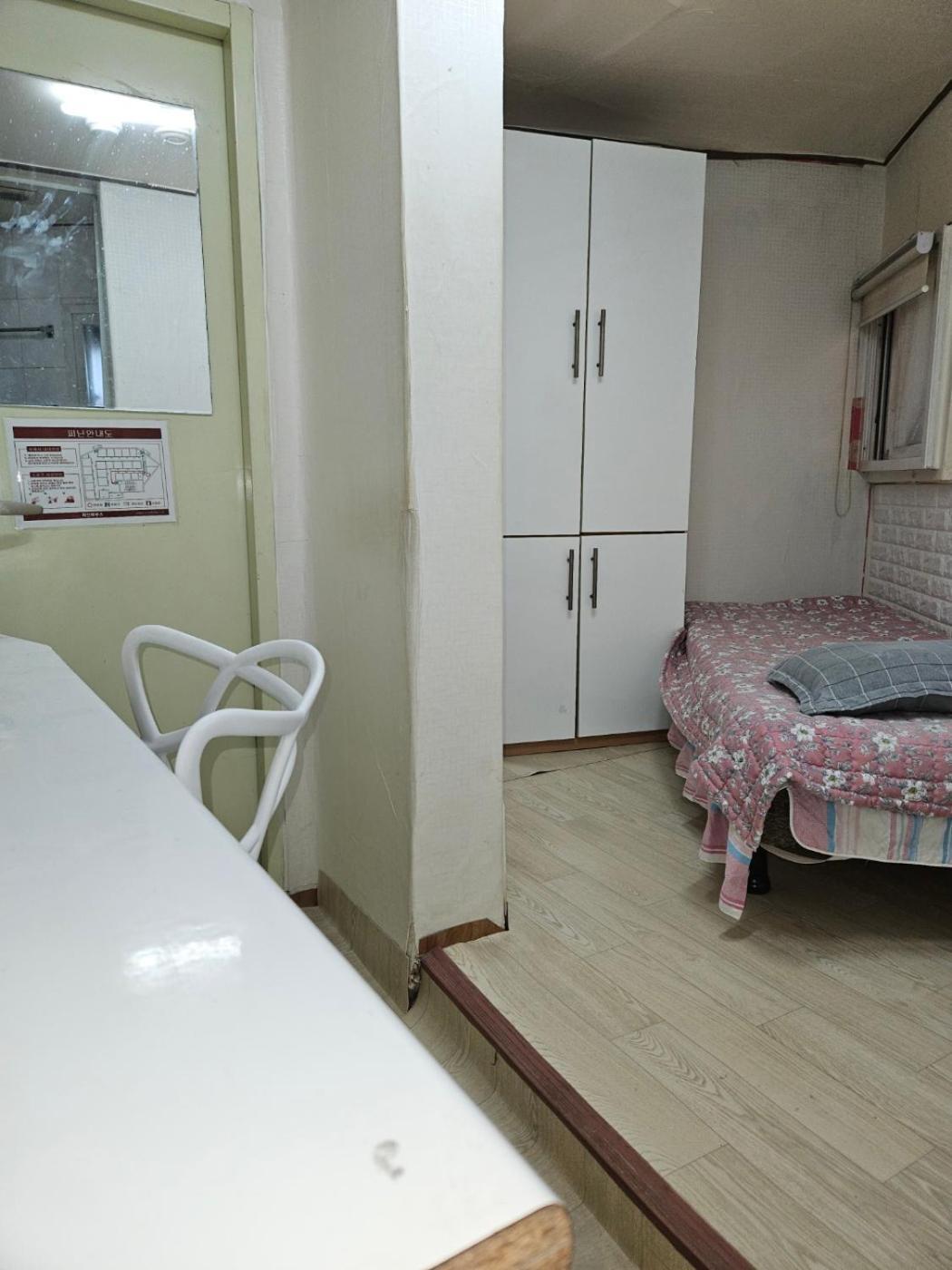 Hostel Hub House Livingtel Seoul Exterior foto